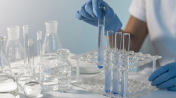 Prêmio para mulheres e meninas cientistas abre inscrições até outubro