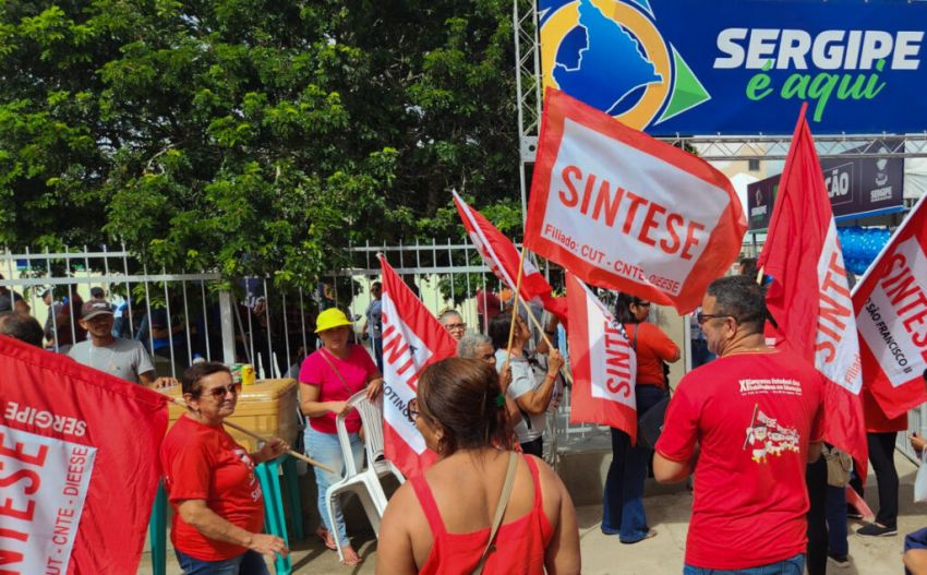 Mesmo proibida, a greve de professores está mantida