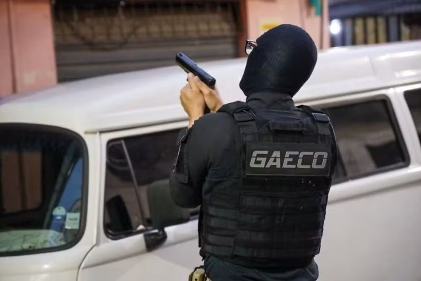 Grupo suspeito de tráfico de armas e drogas é alvo de operação na Bahia e em outros quatro estados