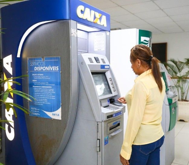 Bancários da Caixa mantêm greve