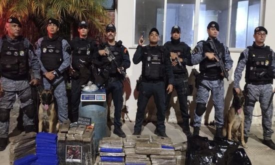 Cerca de 100 kg de drogas são apreendidos após denúncia em Laranjeiras