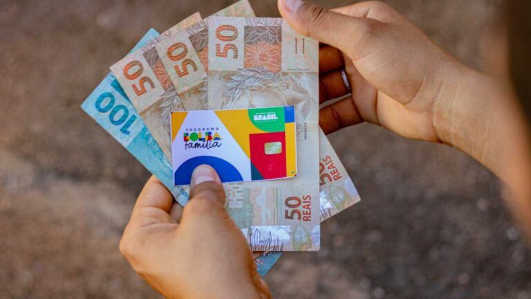 Governo Lula nega relação de reajuste de mais de 15% no Bolsa Família com eleições