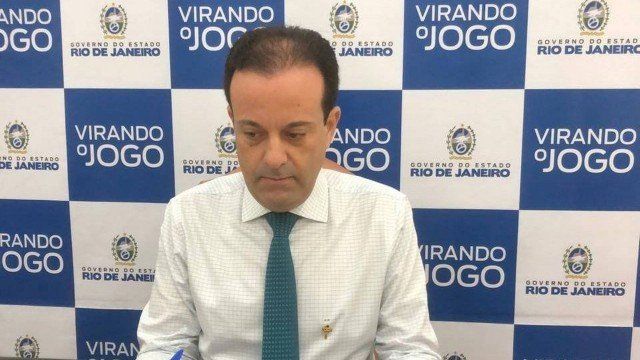 Justiça bloqueia R$ 5 milhões de André Moura