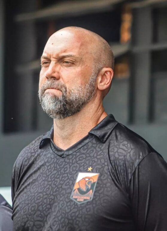 Novo técnico do Confiança, Ademir Fesan manda recado à torcida: “Não vai faltar trabalho”