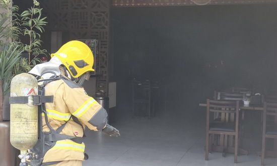 Incêndio atinge cozinha de restaurante no centro de Aracaju