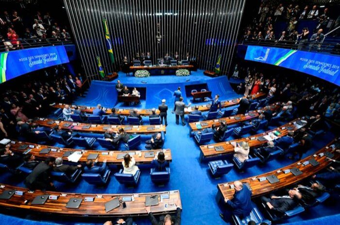 Senado aprova fim da escala 6x1 e redução da jornada de trabalho