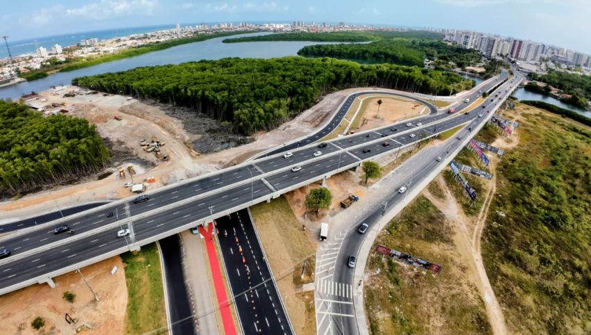 Condutores comemoram liberação da nova alça do Complexo Viário Senadora Maria do Carmo