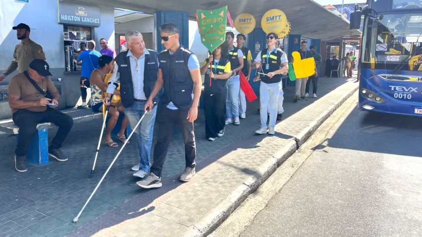 Prefeitura de Aracaju realiza ação educativa sobre acessibilidade e inclusão no Terminal do Centro