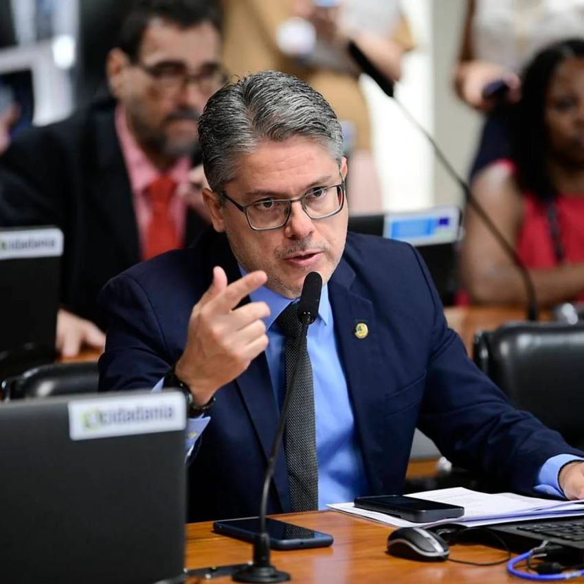 Alessandro Vieira critica carta Flavio Bolsonaro, candidato derrotado, e defende respeito ao resultado eleitoral